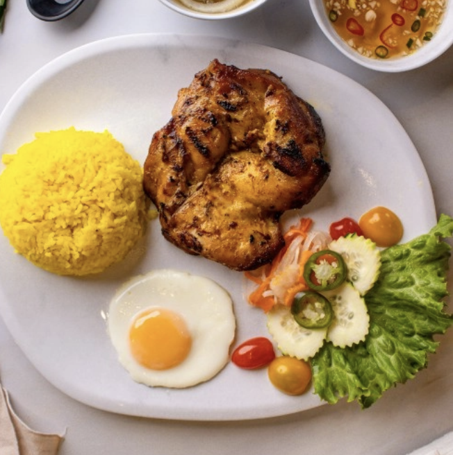 <strong>Cơm Gà Nướng</strong> (Grilled Chicken)